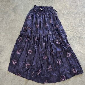 Omika skirt with pockets - size S